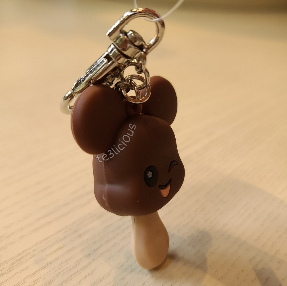 DISNEY PARKS WISHABLES ICE CREAM BAR KEYCHAIN - Picture 6 of 8